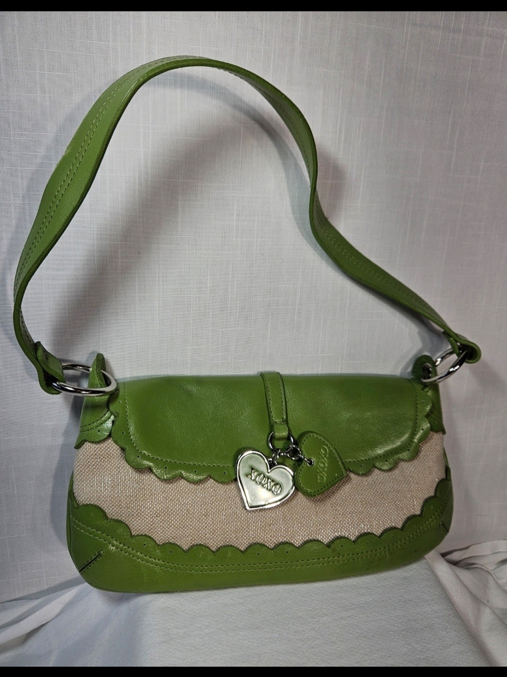 XOXO Y2K Green Scalloped Shoulder Bag with Heart Charm Perfect For any Occasions
